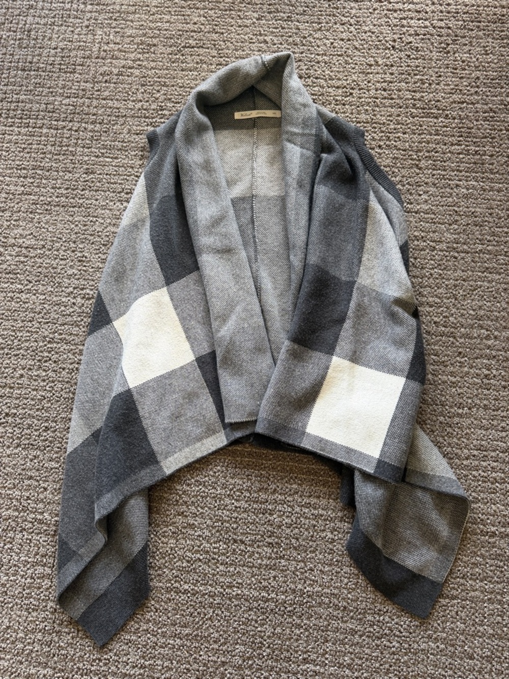 Woolrich Gray and Cream Buffalo Check Knit Plaid Tunic Vest